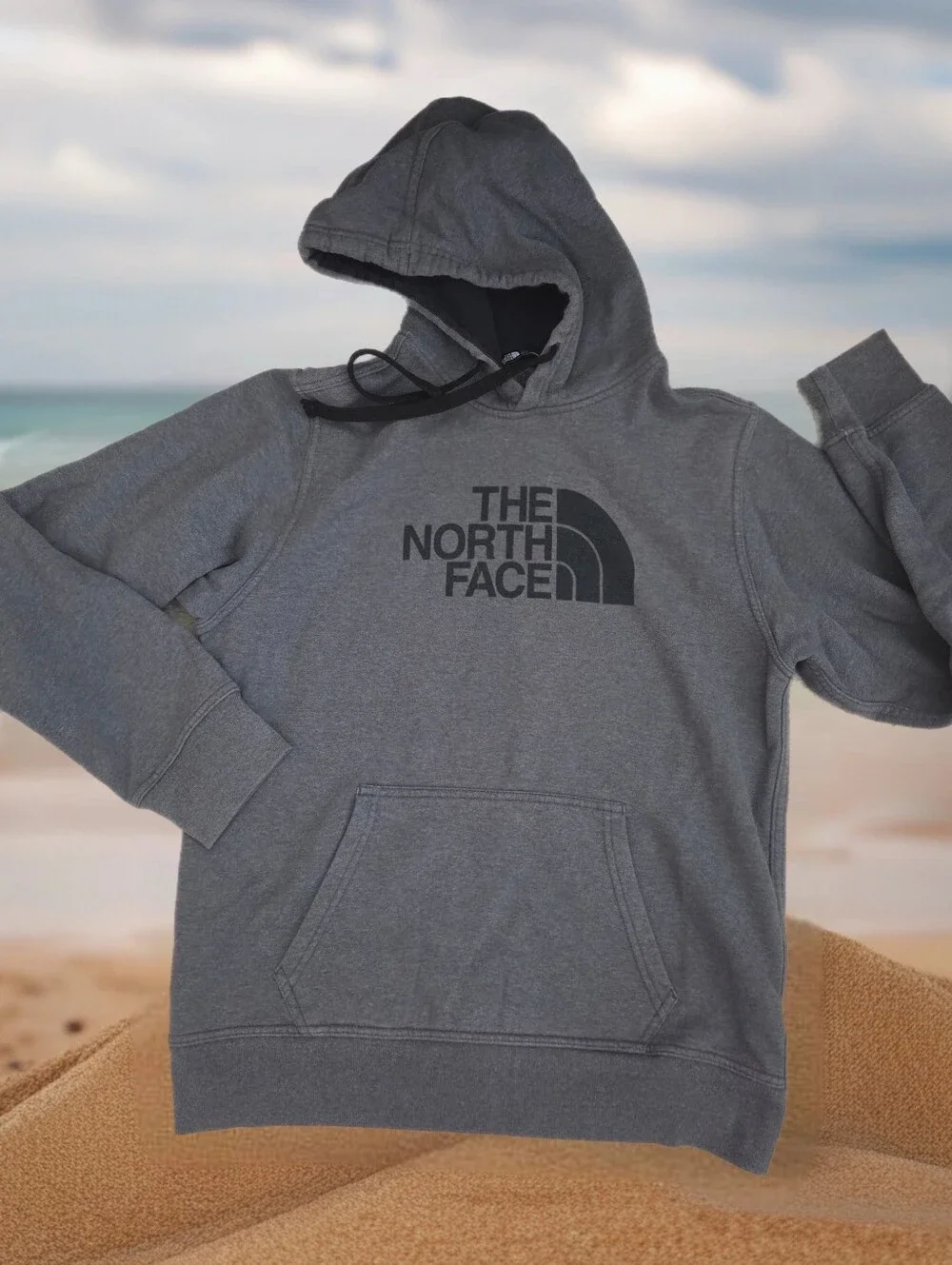 *1691 The North Face pullover hoodie Men size M